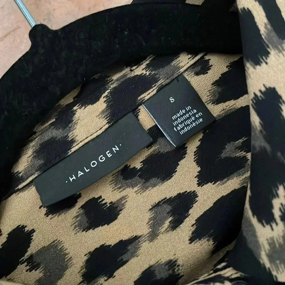 🌸 HALOGEN Size Small Leopard Print Button Down Collared Blouse - Picture 2 of 8